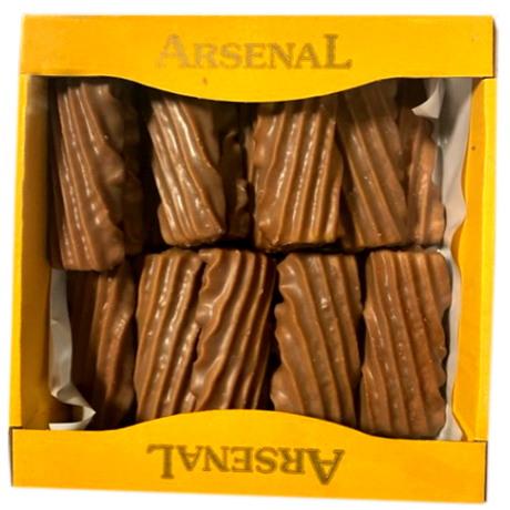 W15 Arsenal Family Cookies in Toffee Icing 500g
